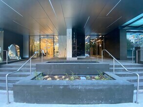 1111 Richards St in Vancouver, BC - Building Photo - Building Photo