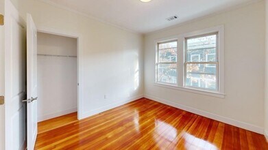 391 Linwood Ave in Newton, MA - Building Photo - Building Photo