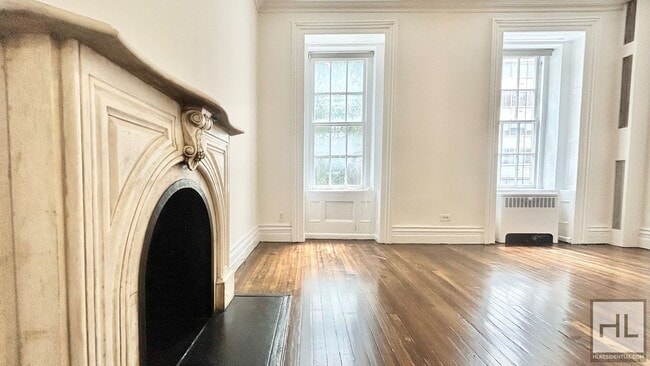 property at 39 E 65th St
