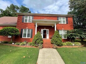 100 Thomas Woods Ct in Huntsville, AL - Building Photo