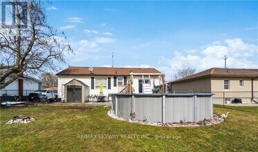 207 THOROLD Rd in Welland, ON - Building Photo - Building Photo