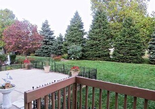 1115 Chatham Ln in Bloomington, IL - Building Photo - Building Photo