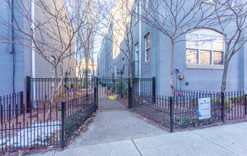 1034 Clinton in Hoboken, NJ - Foto de edificio - Building Photo