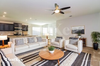 525 Foxhunter St, Unit F19 in Fort Worth, TX - Foto de edificio - Building Photo