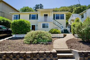 2049 Fifth Ave in San Rafael, CA - Building Photo