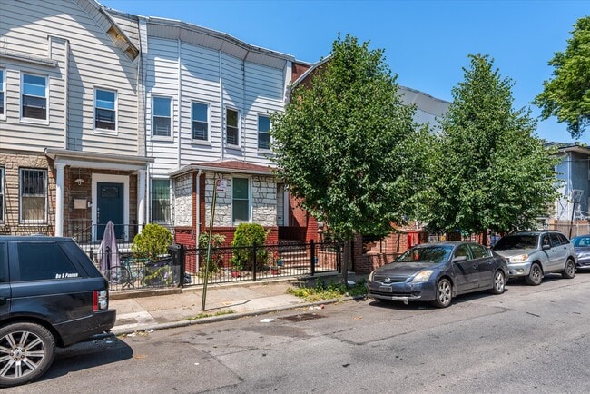 property at 554 E 34th St