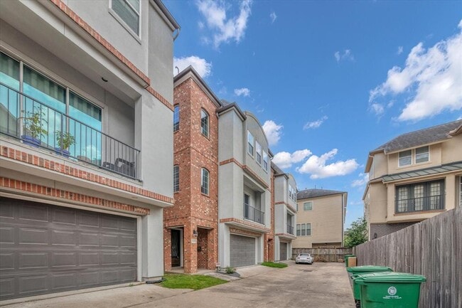 5521 Petty St in Houston, TX - Building Photo - Building Photo