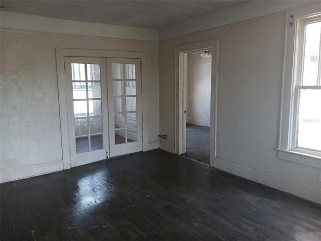 property at 720 6th St NW