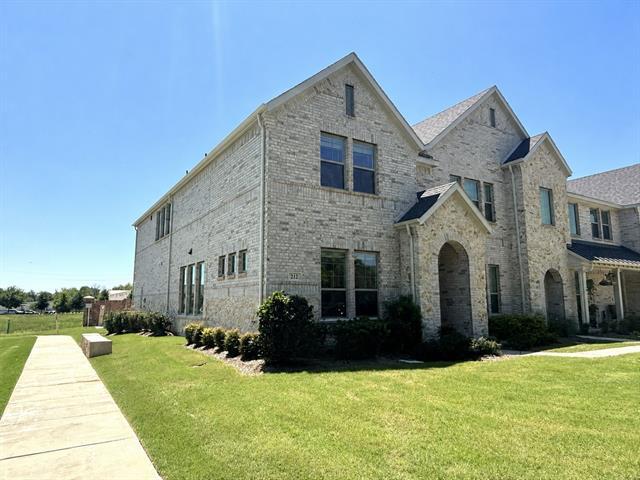 property at 212 Venice Ave