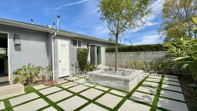 2243 Garnet Ave in San Diego, CA - Building Photo - Building Photo
