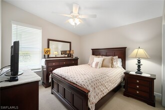 8884 Mustang Island Cir in Naples, FL - Foto de edificio - Building Photo