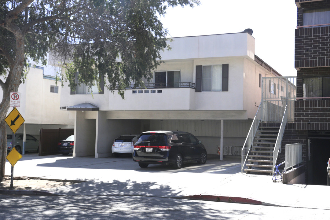 1907-1909 Selby Ave in Los Angeles, CA - Building Photo