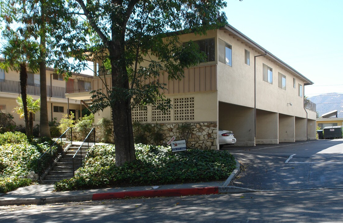 4451 Rockland Pl in La Canada Flintridge, CA - Building Photo