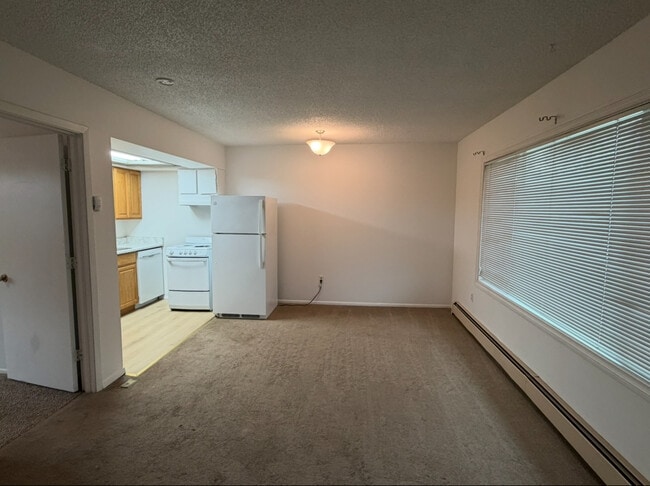 2912 W 33rd Ave, Unit 3 in Anchorage, AK - Foto de edificio - Building Photo