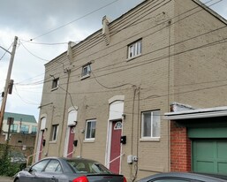 218 Joliet Way in Pittsburgh, PA - Building Photo