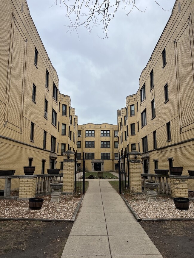 3823 N Greenview Ave in Chicago, IL - Building Photo - Building Photo