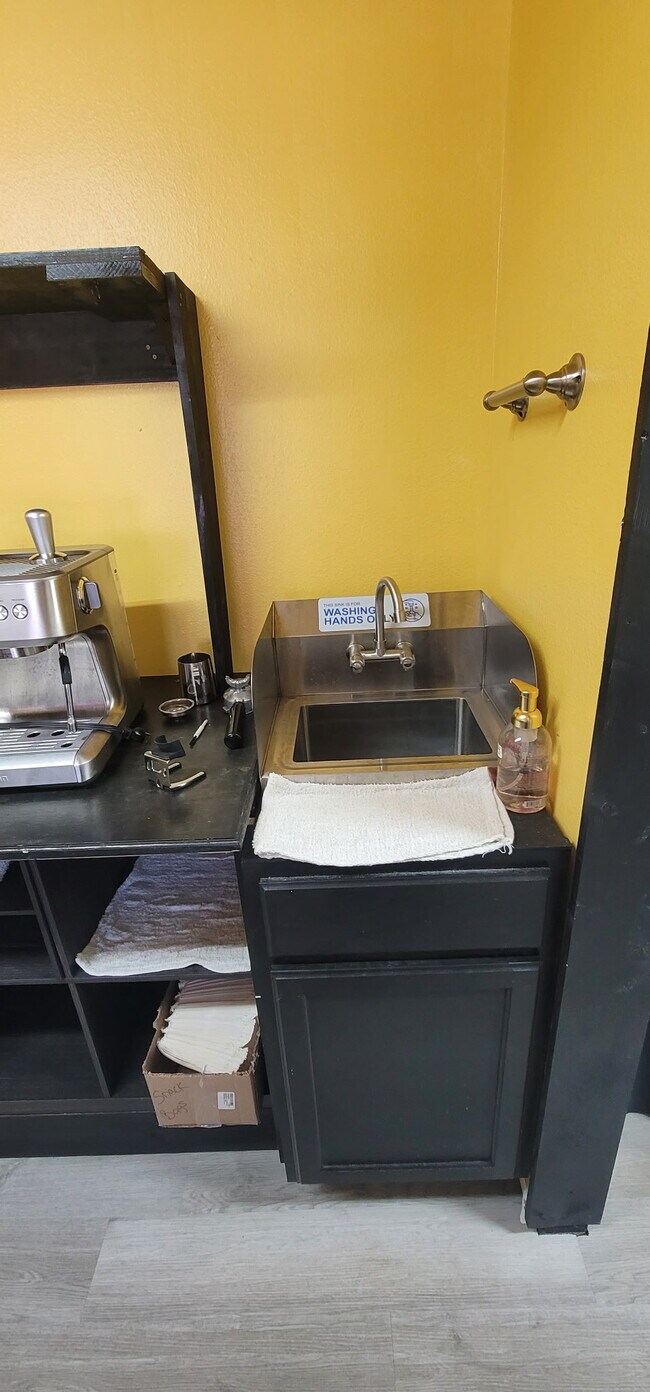 2105 N Broadway St in Poteau, OK - Building Photo - Building Photo