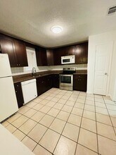 406 Vineyard Pond Dr NW in Norcross, GA - Building Photo - Building Photo