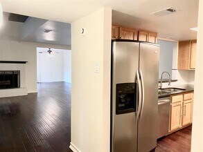 3406 Courtyard Cir in Farmers Branch, TX - Building Photo - Building Photo