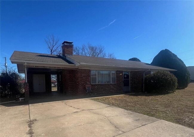 property at 937 S Carl St