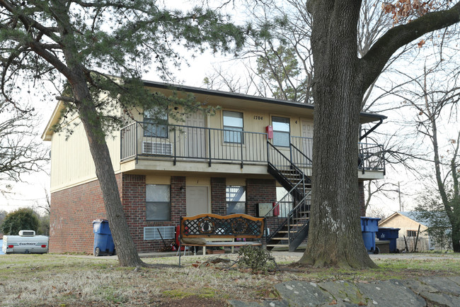 1704 S T St in Fort Smith, AR - Foto de edificio - Building Photo