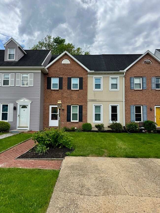106 Chukar Ct in Lititz, PA - Foto de edificio - Building Photo