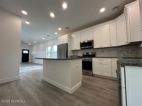 43 Salem Pl in Cliffwood, NJ - Building Photo - Building Photo