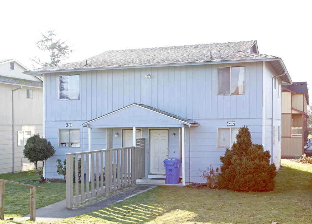 Beck Duplexes in Tacoma, WA - Building Photo