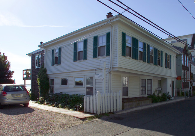 71 Commercial St in Provincetown, MA - Building Photo - Building Photo