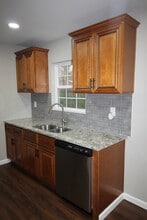 4805 Toledo Ct in Louisville, KY - Foto de edificio - Building Photo