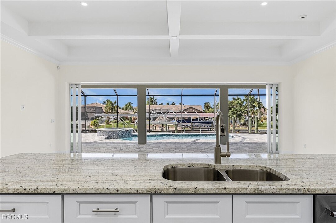 3614 SE 17th Pl in Cape Coral, FL - Building Photo