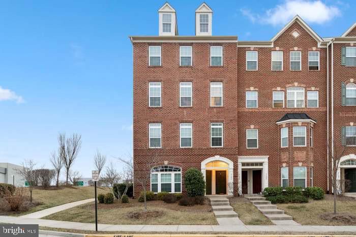 21552 Romans Dr in Ashburn, VA - Foto de edificio
