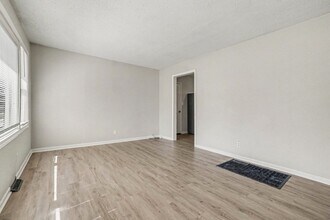 3854 E 59th St in Kansas City, MO - Building Photo - Building Photo