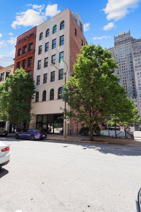 1006 Olive St in St. Louis, MO - Building Photo