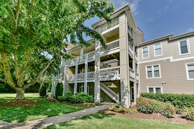 18557 Vineyard Point Ln in Cornelius, NC - Building Photo - Building Photo