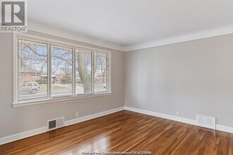 3580 McKay Ave in Windsor, ON - Building Photo - Building Photo
