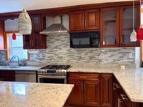 91 Ward St, Unit APT 1 in North Brookfield, MA - Building Photo - Building Photo