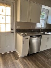 2220 Oakwood Ln in Florence, SC - Building Photo - Building Photo
