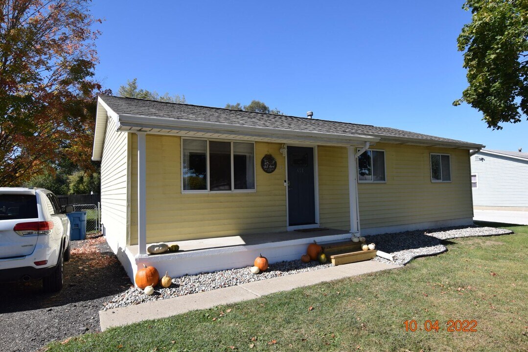 408 Richard St in Quincy, MI - Building Photo