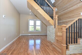 454 Park Ave in Rutherford, NJ - Building Photo - Building Photo