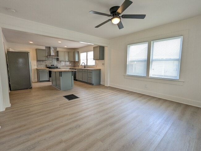 108 Brown St in Greer, SC - Building Photo - Building Photo