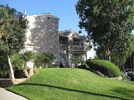 10006 Maya Linda Rd in San Diego, CA - Building Photo