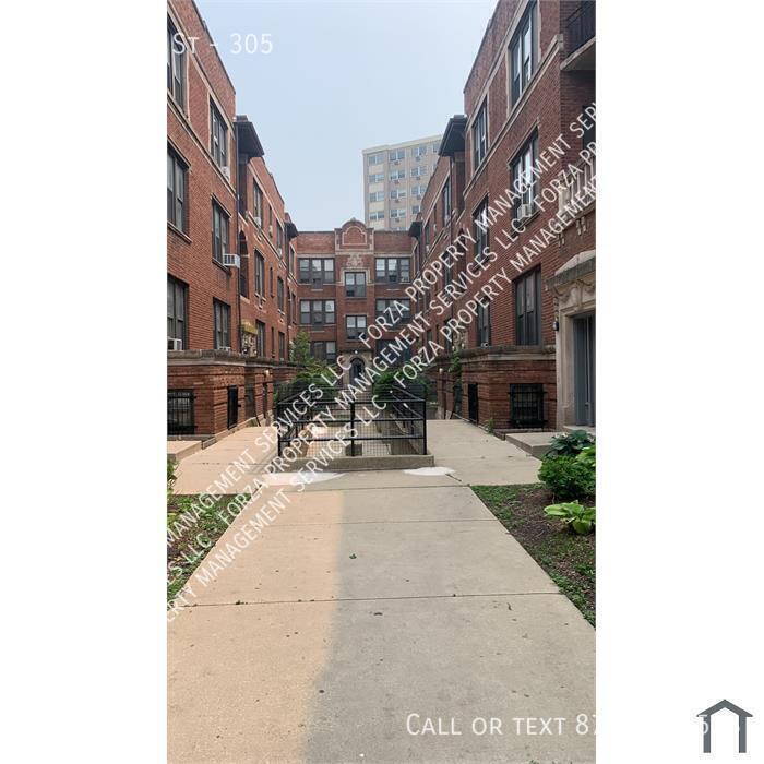 901 E 40th St-Unit -305 in Chicago, IL - Foto de edificio