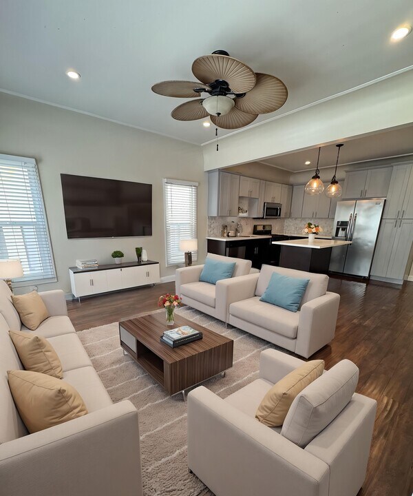 169 N Edgemont St, Unit 3 in Los Angeles, CA - Building Photo