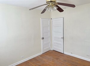 427 Eleanor Ave, Unit #2 in San Antonio, TX - Building Photo - Building Photo