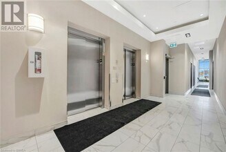 7 Erie Ave in Brantford, ON - Building Photo - Building Photo