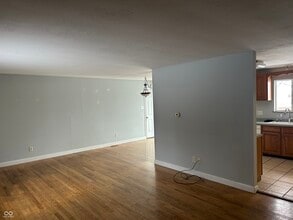 8667 N Ricks Dr E in McCordsville, IN - Building Photo - Building Photo