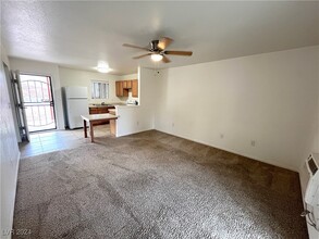 5358 S Swenson St in Las Vegas, NV - Building Photo - Building Photo