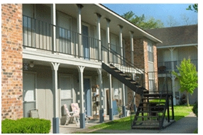 Cedar Wood in Alvin, TX - Building Photo