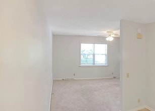 8 St Mark Rd in Taylors, SC - Building Photo - Building Photo